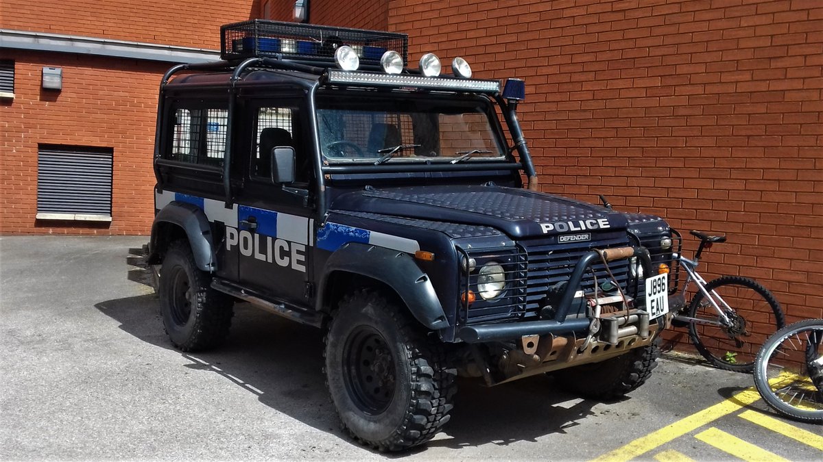 Nottingham_Dan1's tweet photo. A selection of vehicles used by @NottsRuralCops that I've manged to photograph over the years. Would be great to get that Land Rover again one day! https://t.co/0i1N2sY6DH