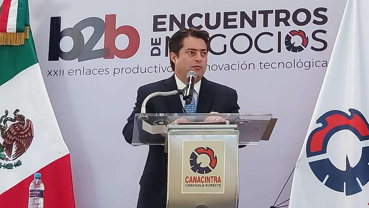 enoch_cfz's tweet photo. Acompañado de M.C. @enriquemym, Secretario de Vivienda y Ordenamiento Territorial en representación del Ing. @mrikelme, Gobernador de Coahuila y del Ing. @José Antonio Lazcano Ponce, presidente de la delegación #CanacintraSaltillo (Coahuila Sureste) (1/2) https://t.co/bSU4mnxgE2