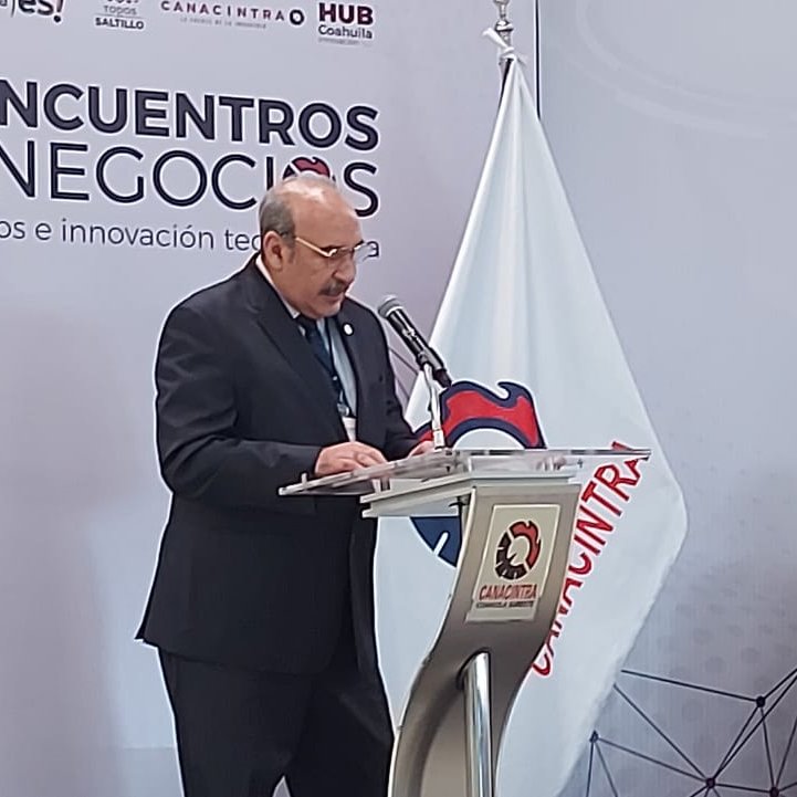 Acompañado de M.C. <a href="/enriquemym/">Enrique Martínez y Morales</a>, Secretario de Vivienda y Ordenamiento Territorial en representación del Ing. <a href="/mrikelme/">Miguel Riquelme</a>, Gobernador de Coahuila y del Ing. @José Antonio Lazcano Ponce, presidente de la delegación #CanacintraSaltillo (Coahuila Sureste) (1/2)