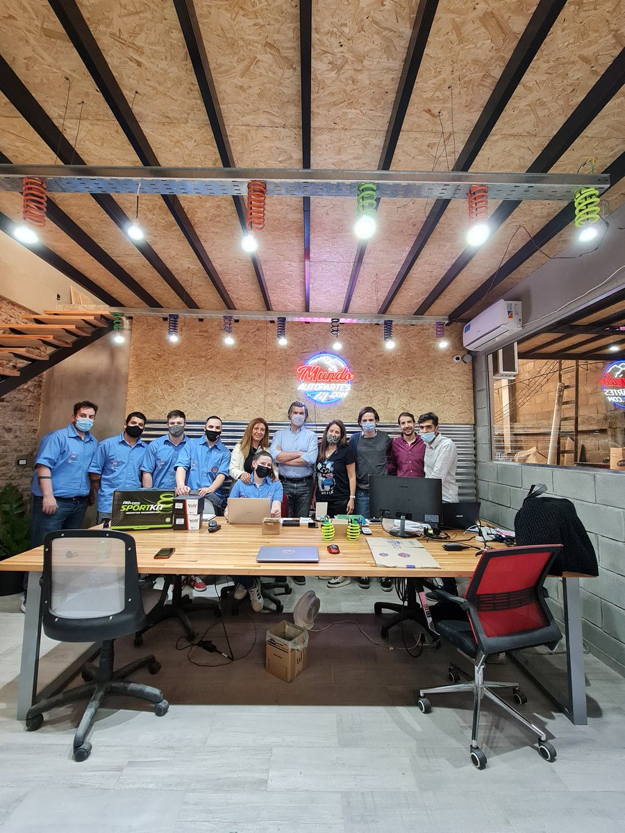 RGTUNING's tweet photo. @ML_Argentina Con el equipo de autopartes preparándonos para el Cyber 💪💣👌 @marcos_galperin https://t.co/JEPaFOwNht