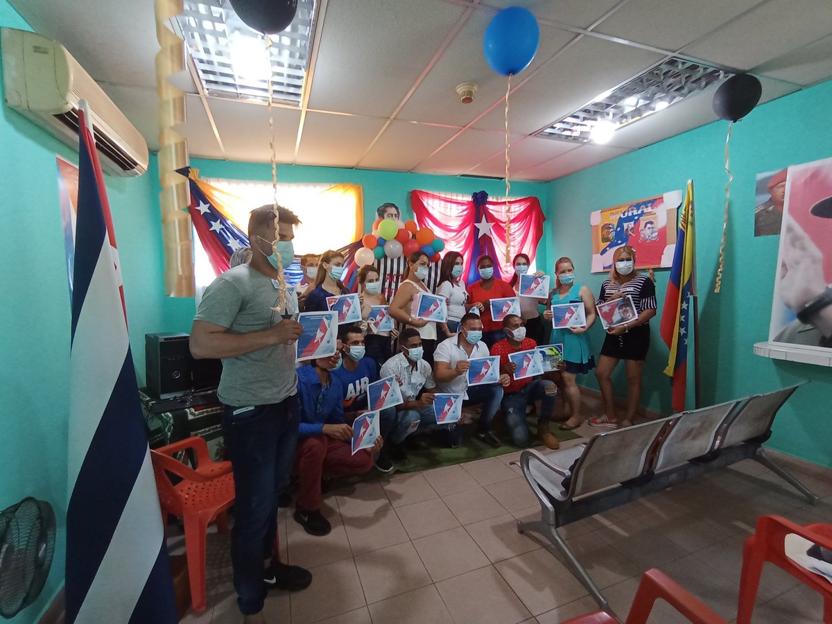 CDI La Llovizna del Estado de Bolívar realizó en el día de hoy Activo Juvenil nuestros jóvenes siguen siendo muestra de amor, entrega e internacionalismo ante el mundo. Felicidades. <a href="/Cubacooperabol2/">Brigada Médica 🇨🇺 Bolívar🇻🇪</a> <a href="/AnayansyPR/">Anayansy</a> <a href="/AdanVillavicen5/">Adan Villavicencio Guzmán</a> <a href="/cubacooperaven/">Brigada Médica Cubana en Venezuela</a> <a href="/CubaVa_Bolivar2/">Grupo Trabajo Estadual Bolívar</a> @