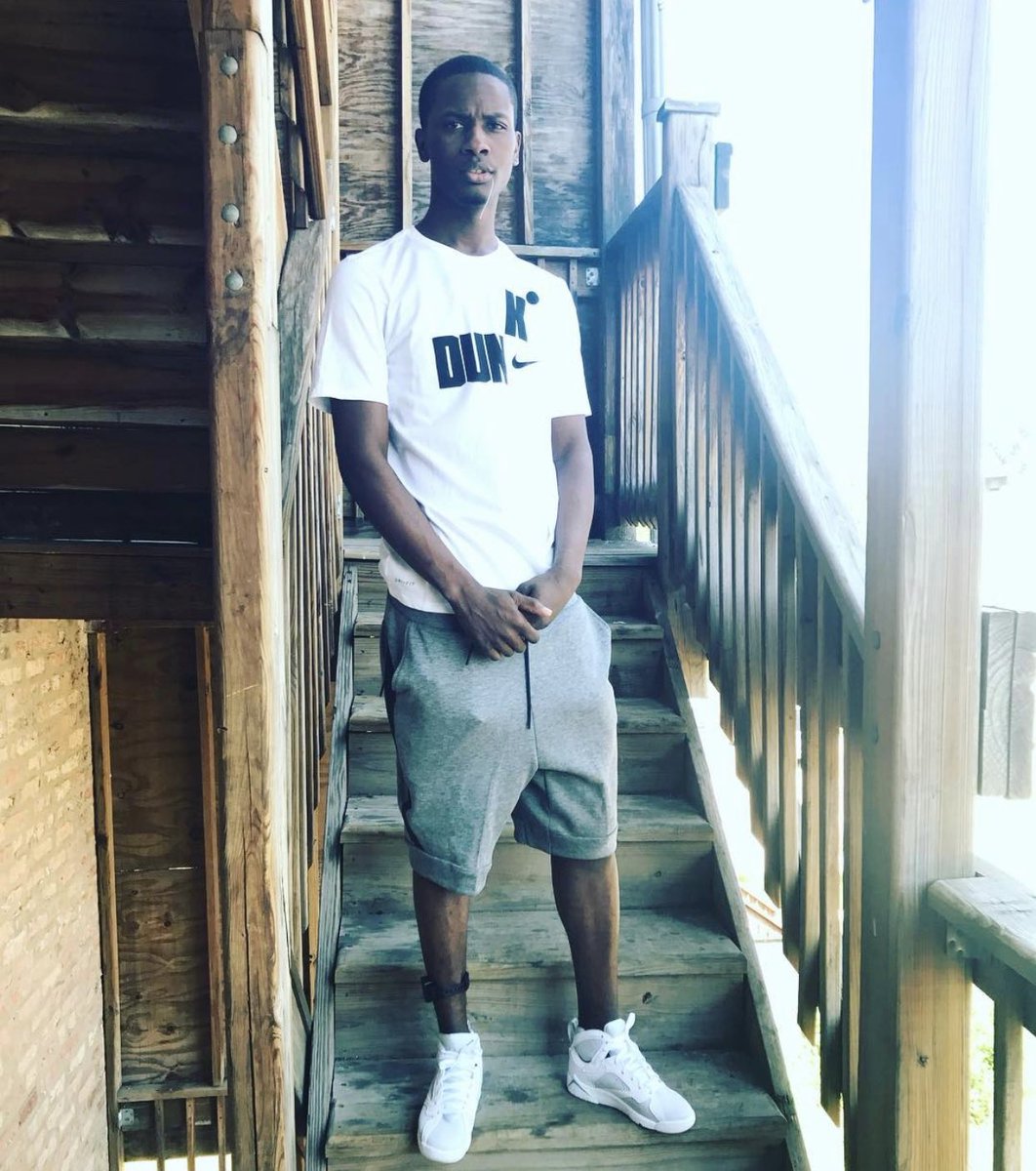 ym051ballout's tweet photo. R.I.P 051 Melly da GraveDigga!
#mellyway https://t.co/INx5r8lcv9