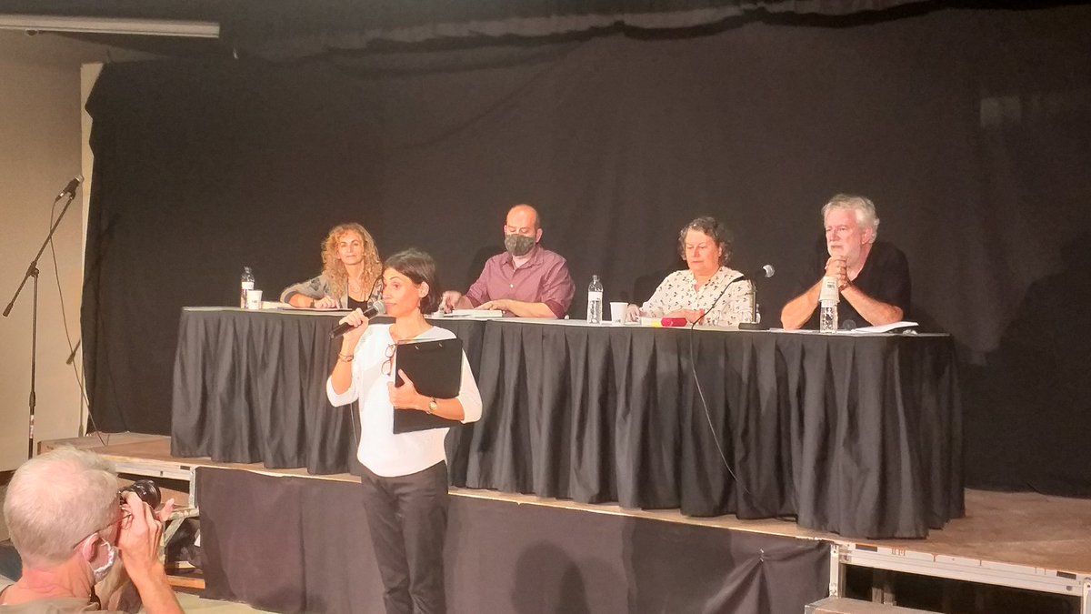 Comença <a href="/rauxaterrassa/">rauxaterrassa</a> a la sala anexe del Socialet.