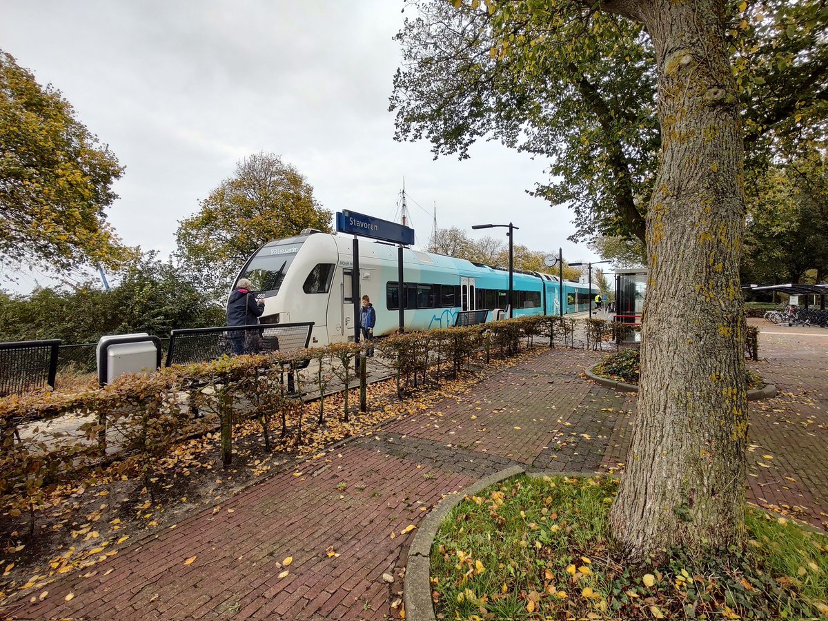 der_ambi's tweet photo. @android_oma, #dbHackathon, #dbOpendata, #Bahnhofsfoto, @khgdrn Herbst in Stavoren https://t.co/lwSOisWsjV