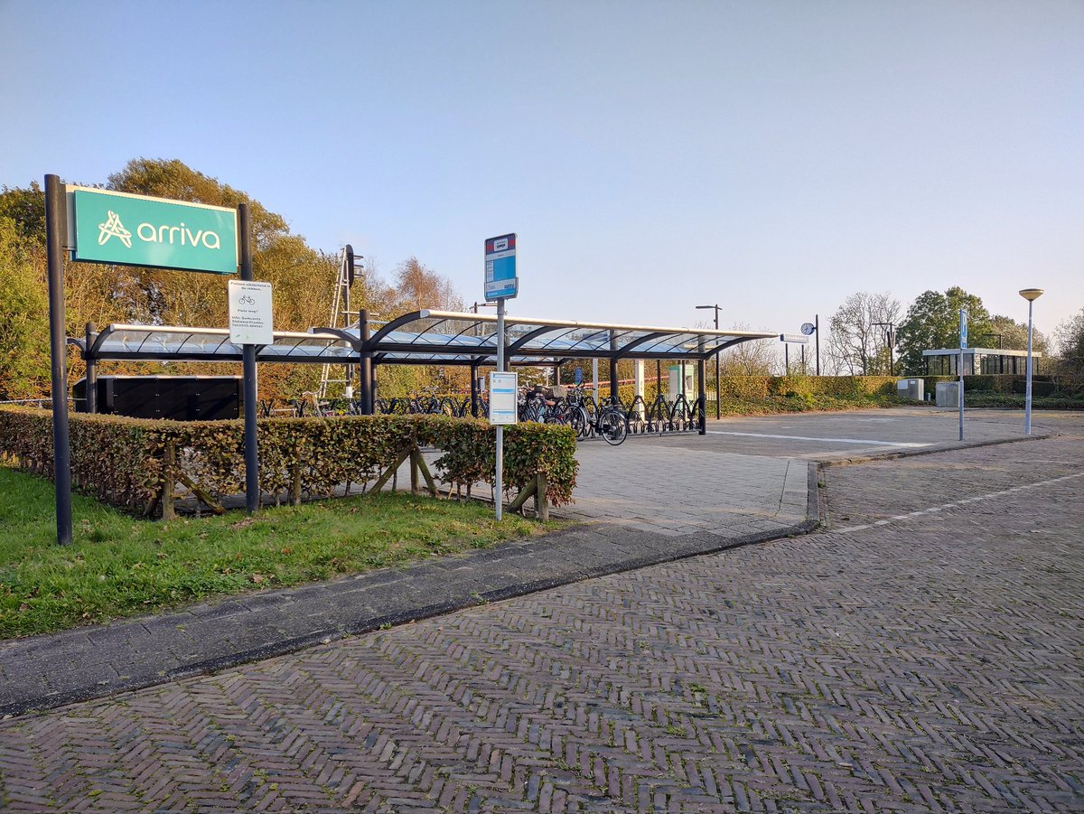 der_ambi's tweet photo. @android_oma, #dbHackathon, #dbOpendata, #Bahnhofsfoto, @khgdrn Koudum-Molkwerum im Herbst https://t.co/PLvfjc9Kwd