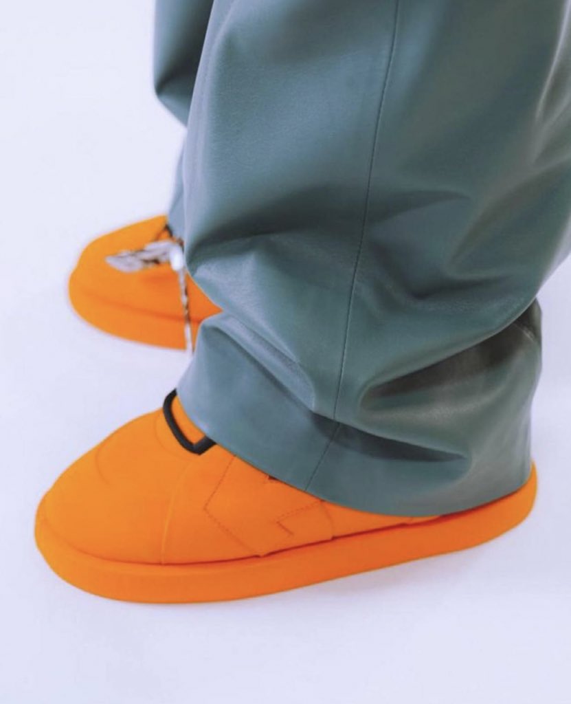 StreetFashion01's tweet photo. New Footwear Silhouette from Off-White..🔍 https://t.co/kYwsQaXieV