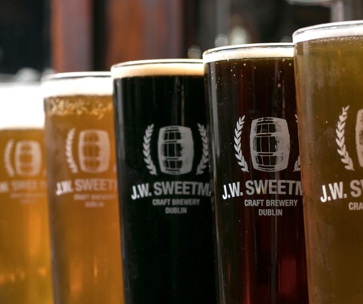 Now that's a line-up we can all get behind!! 😋 🍺

Which J. W. Sweetman Craft Beer are you reaching for first?? 👀

#dublinbrewery #smallbrewery #irishbrewery #craftbeers #dublindrinks #dublinpub #irishpub #pubsofdublin #upthepubs #jwsweetman #food #pints