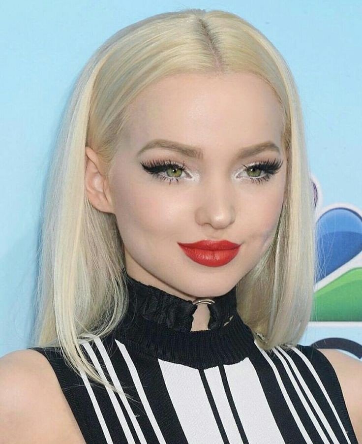 dofiathinker's tweet image. and i got that red lip, classic thing that you like.