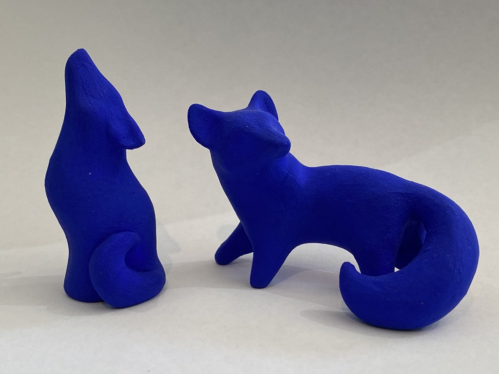 red_wolf's tweet photo. Easy Klein fox and wolf / Red Wolf https://t.co/gvY2k3P9vr #photography #fox #wolf #sculpture #easyklein #blue #stuartsemple #culturehustle #ikb https://t.co/0zV6RBlpH9