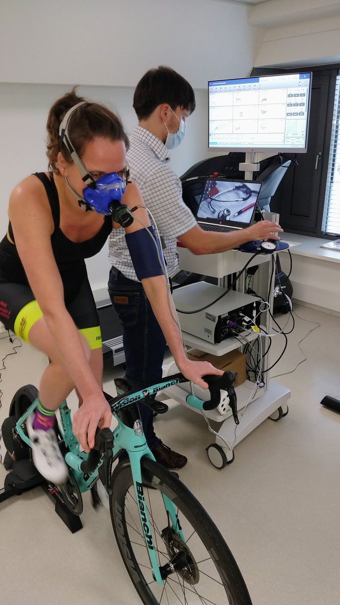 KasperJanssen's tweet image. Vandaag #triatleet getest! Eerst #wielrennen, dan #hardlopen. We missen nog een zwembad om de hoek ;) #inspanningstest #VO2max desportarts.nl
