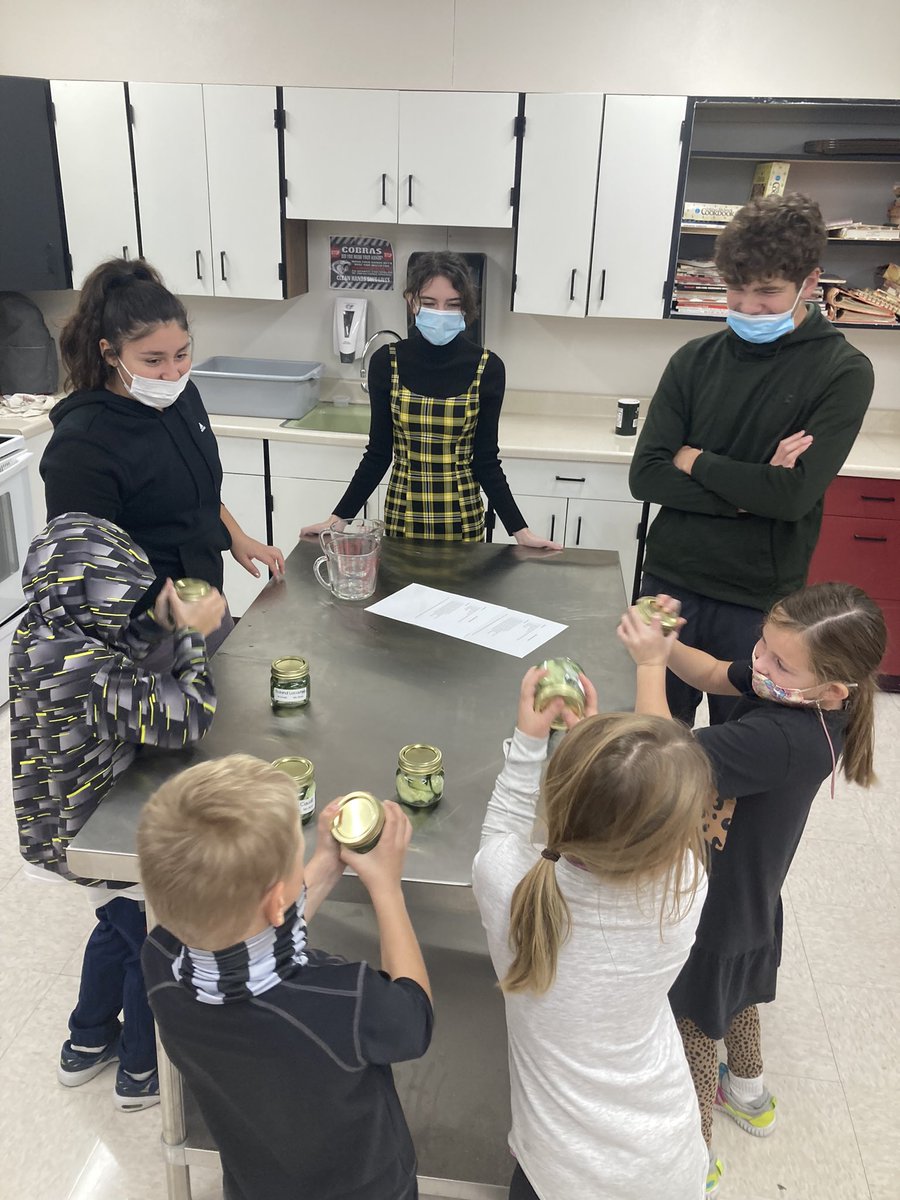 BickelsPickles's tweet photo. Well, it happened! Bickel’s Pickles got to make actual jars of pickles with @CassidyBreer ‘s high school food science class! 😋🥒 (1/2) #WeAreTriton @TritonCobras @shanevan_beek https://t.co/7Lp4jCXBAp