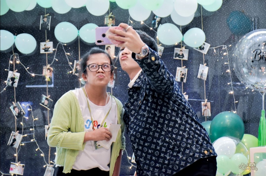 PPJeens's tweet photo. เราอัพในนี้ก็ได้! ฮู้ว สำหรับงานนี้บอกเลยว่ามูฟออนเป็นรูปหัวใจ ให้เรียบเรียงความน่ารักคงพิมพ์ไม่พอ ทั้งตัวน้องภัค ทั้งสมาชิกในบ้าน สิ่งที่อยากบอกมากที่สุดคือ บ้านเราจะต้องเติบโตแบบมีคุณภาพคับแก้ว คับถัง คับกะละมัง! #TPakjai
@FcPakChavit @pakchavit https://t.co/gXVpu6IolE