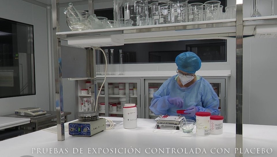 Far_HUG's tweet photo. Cómo hacer equipo con el resto de Servicios del Hospital. Nuestra R2 @LauRubioRuiz nos explica en el @66CongresoSEFH la implementación de un proyecto para el diagnóstico de alergia a medicamentos con el S° de Alergología. #66CongresoSEFH https://t.co/oBeKueoYcA