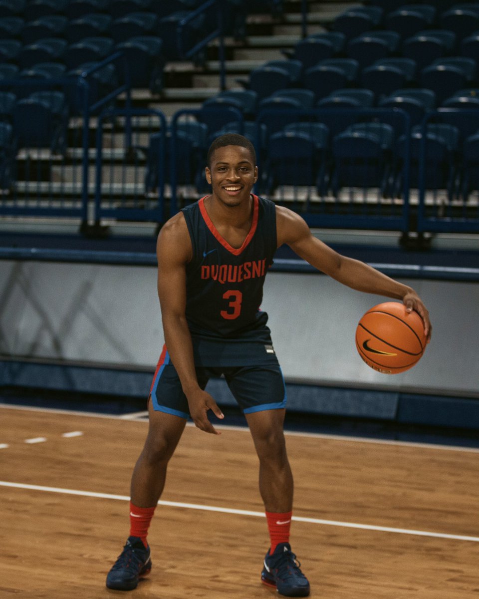 kareemrozier3's tweet photo. I would like to thank the coaching staff at Duquesne University for extending a D1 basketball scholarship offer and showing my family and I a great time during my visit. I especially thank and appreciate them for their willingness and desire to get to know me outside of the game! https://t.co/KmIKUxpSoL