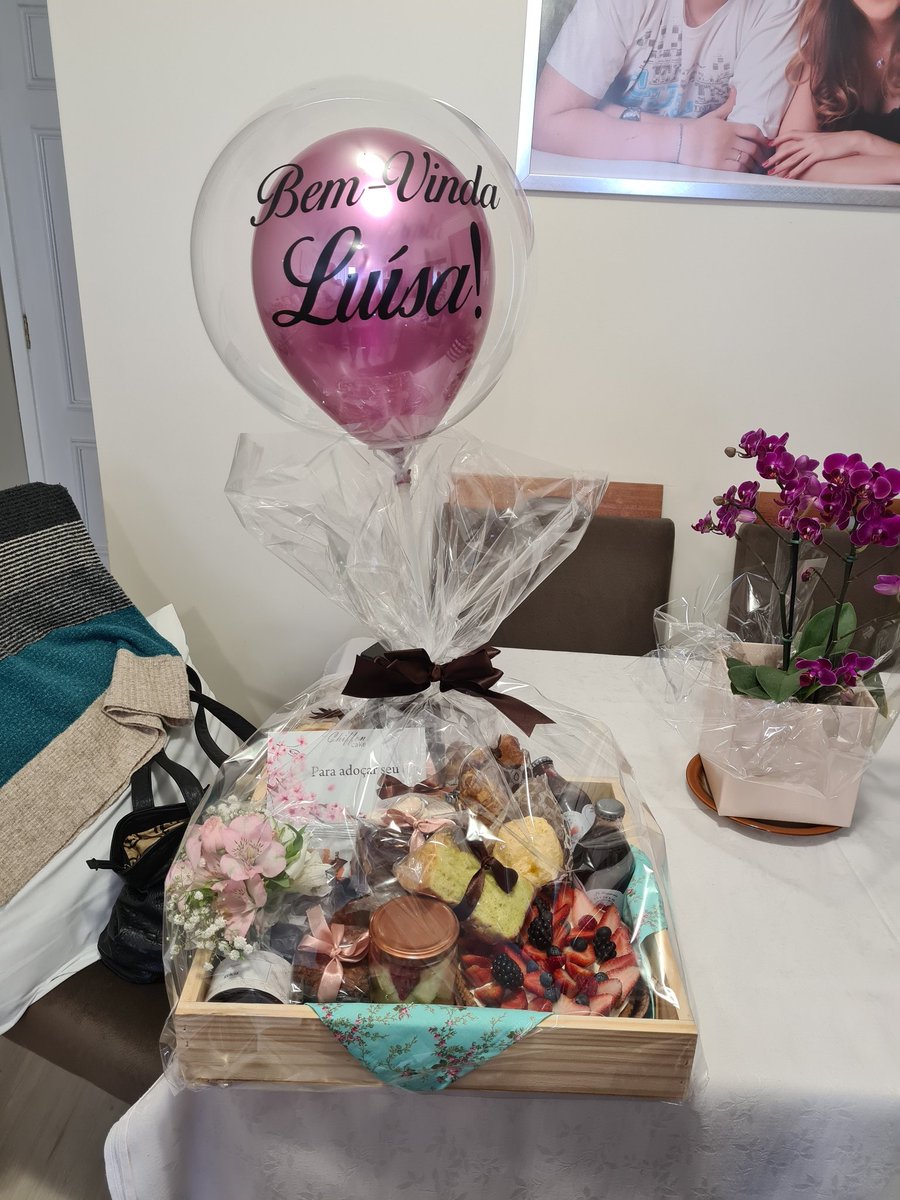 gilisl's tweet photo. Ontem foi meu aniversário e semana passada eu tive bebê. As pessoas me presentearam da seguinte forma. Me conhecem bem, sim ou demais? 🤭 #luaemtouro https://t.co/w5DUr60l9O