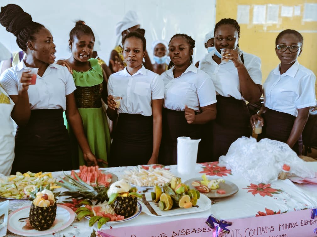 officialdanso1's tweet photo. Ayikuma to the world π
This is how Ayikuma Methodist Basic School observed FRUIT Day today. Mentees enjoying vitamin A indeed ππ
#OutProgramDiary21
@AcCE_62
@ttagCoE @AcCEMakers @gheduservice Shout out to all Ayikumanian Mentees ππ https://t.co/hog5ZGZx8I