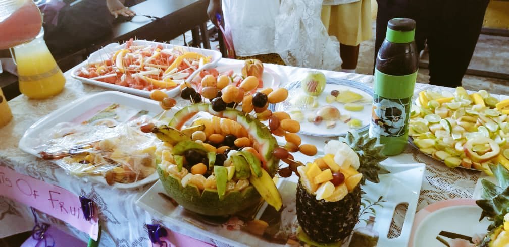 officialdanso1's tweet photo. Ayikuma to the world π
This is how Ayikuma Methodist Basic School observed FRUIT Day today. Mentees enjoying vitamin A indeed ππ
#OutProgramDiary21
@AcCE_62
@ttagCoE @AcCEMakers @gheduservice Shout out to all Ayikumanian Mentees ππ https://t.co/hog5ZGZx8I