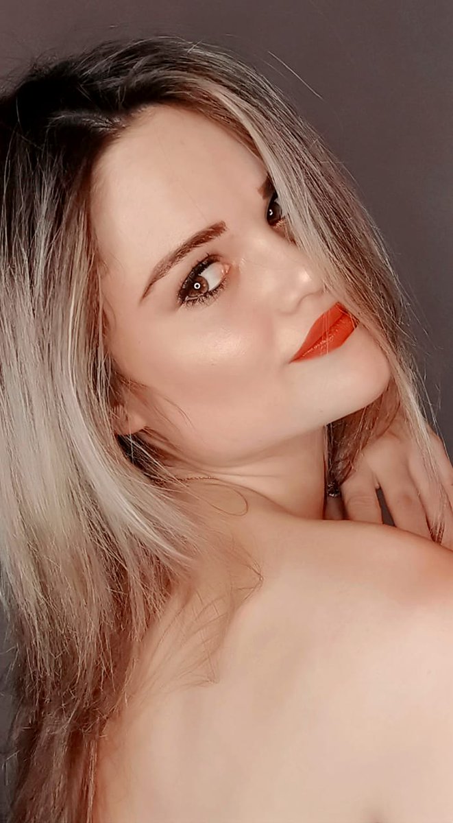 I have become what you cannot embrace 🤍

#look #heartbeats #newacc #loved #redlip #queen #instagood #blondehair