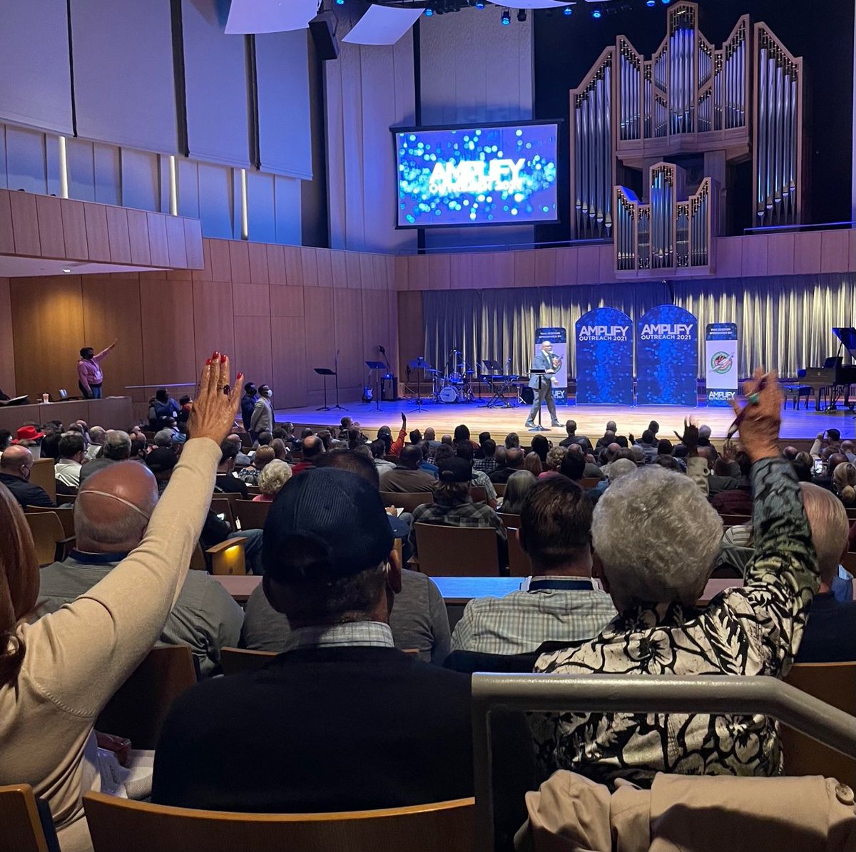Wheaton College Billy Graham Center tweet media