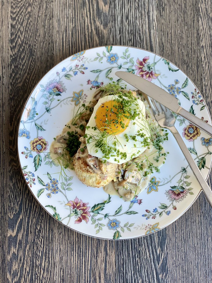 Biscuits and Gravy is a classic Southern breakfast dish. So much so, it’s the only dish in #PorkNation that is a favorite in two states, Alabama and Arkansas. So, in order to heat up the rivalry, I’m adding my version. Click here for the full recipe: bit.ly/3BWbbAb #Ad