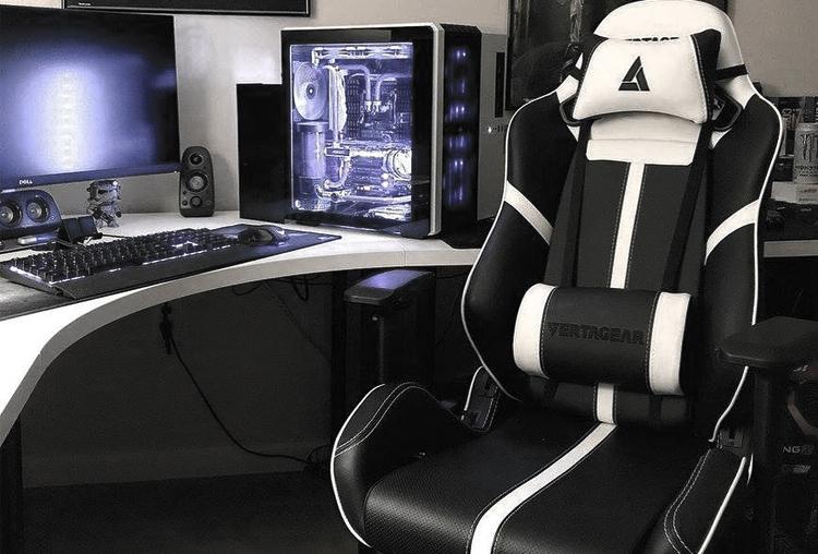 Vertagear's tweet photo. Always a soft spot for some ⚫️⚪️ #SL5000 https://t.co/OIKBFZDLtt