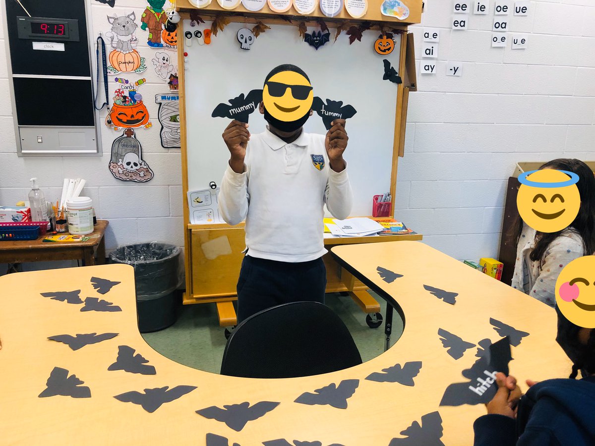 mhrichard's tweet photo. Halloween language fun! Making words and finding rhyming words @olftcdsb @TCDSB https://t.co/O7w4sCNsrW