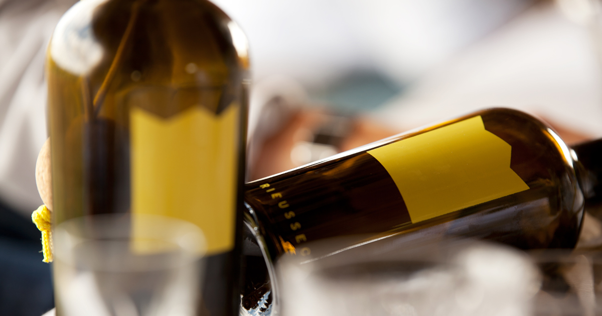 MillesimaFR's tweet photo. Découvrez chez #Millésima la renaissance de #Rieussec sous sa plus belle forme : celle d’un #Sauternes moderne qui saura conquérir le cœur de tous les amateurs.
📸 : ©Cédric Polusset pour #ChateauRieussec https://t.co/enSnySdcYq https://t.co/1sFUF9mfzN