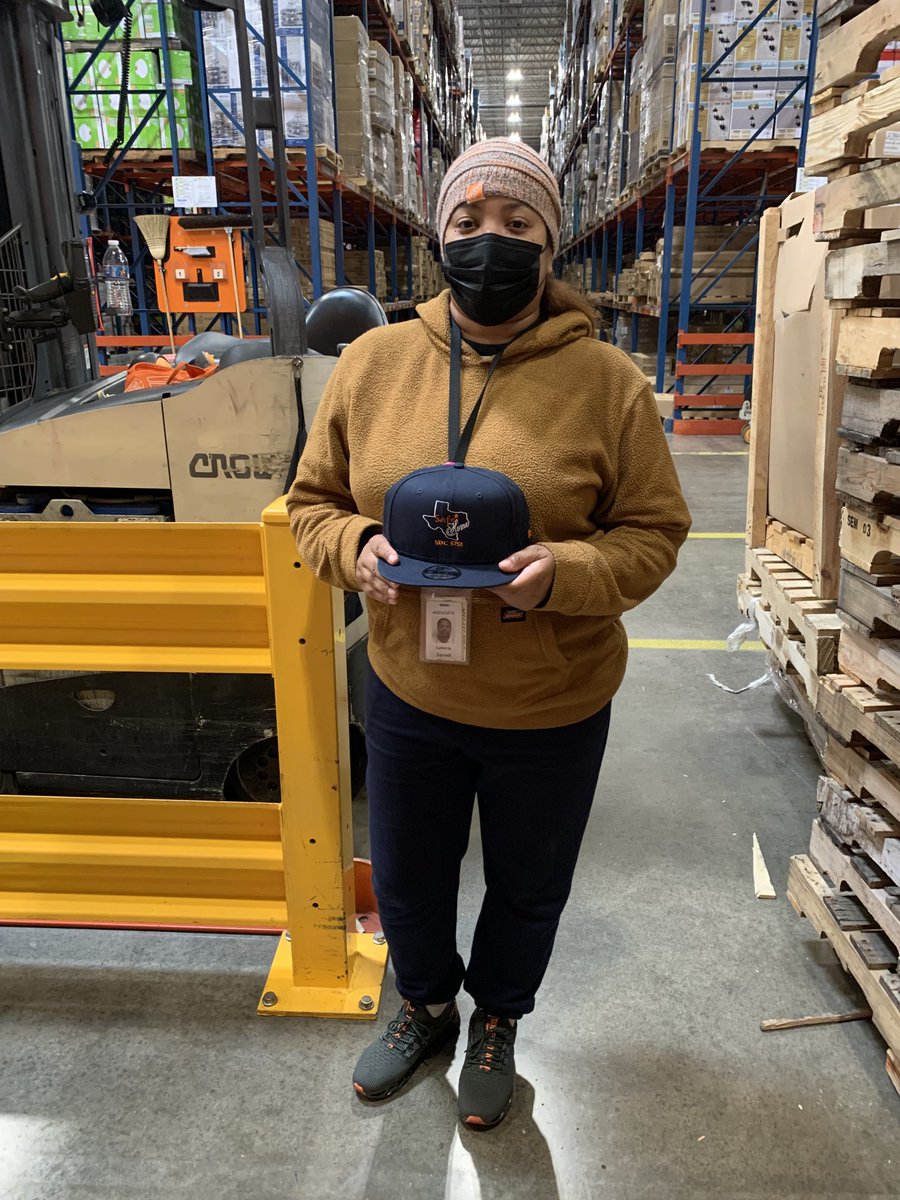 5752APM's tweet photo. #Safe@Home5752. Key 1 Lakesha G. and Key 2 Dulce T. Showing off there  New Era hats for working safe with n the month of September. Great job ladies and keep up the safe work. #SafetyFirst https://t.co/7Js92oZ6qG