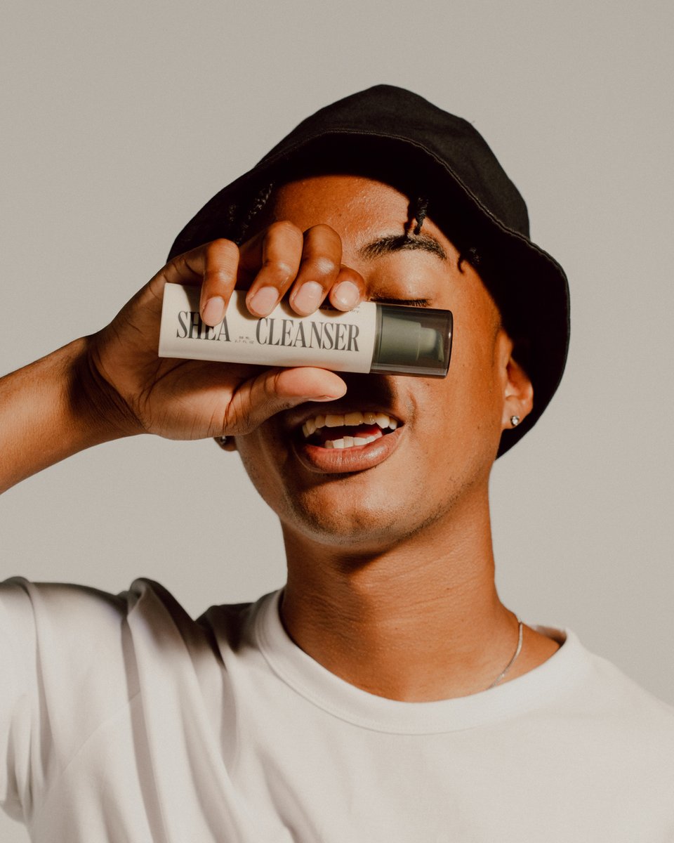 Be_Atticus_'s tweet photo. Talk to the hand, because the face don't have any dry skin, impurities, or... sorry, were you saying something?

#Atticus #BeAtticus #SkinCare https://t.co/zcmMkPa7bX