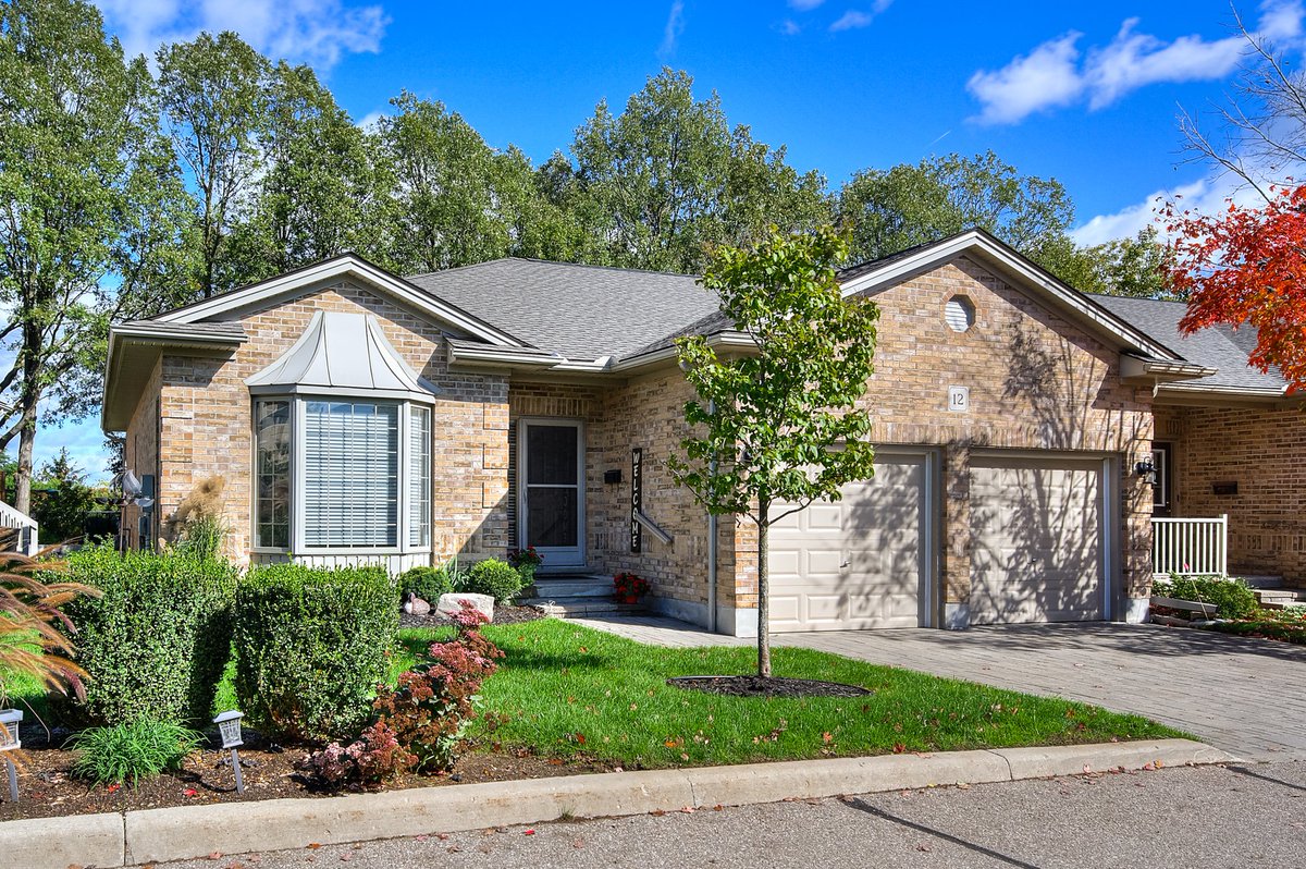 TheOnsenTeam's tweet photo. Just Listed: 12-900 Doon Village Road! Fantastic executive bungalow townhome in the Forest Grove complex This 2+1 bedroom and 3-bathroom condo is the one you have been waiting for! #KWRealEstate 
For price and full details, follow this link: https://t.co/JvKaY1nbfv https://t.co/YBwsm9NRX5