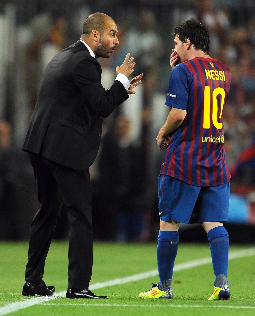 Иногда важно вспоминать то, что все и так знают, и пытаться это переосмыслить. 

Большой текст <a href="/seryogadm245/">Sergei Titov</a> и <a href="/_artem_isaev/">Артем Исаев</a> о ложной девятке в футболе Пепа Гвардиолы: от Месси до современного «Ман Сити».

counterpress.ru/false-nine-gua…