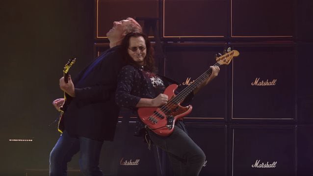 Good morning, Family and friends! Happy Dirxst Day! It’s always good to have a friend that you can lean on! 👍🎵😀👍@RushFamTourneys @vivien2112 @AliceDC8 @RosaRey33120220 @OddsFiche @tstein74 @omar_syrinx2112 @mike6371md