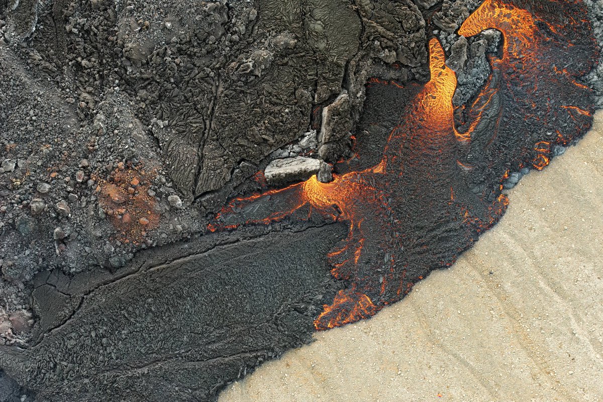 Svarmi (@svarmi) on Twitter photo The eruption in Reykjanes, where Svarmi performed gas measurements last summer with <a href="/EIlyinskaya/">Dr. Evgenia Ilyinskaya</a>, <a href="/UniversityLeeds/">University of Leeds</a> and <a href="/Vedurstofan/">Veðurstofa Íslands / Icelandic Met Office</a> The eruption in Reykjanes, where Svarmi performed gas measurements last summer with <a href="/EIlyinskaya/">Dr. Evgenia Ilyinskaya</a>, <a href="/UniversityLeeds/">University of Leeds</a> and <a href="/Vedurstofan/">Veðurstofa Íslands / Icelandic Met Office</a>