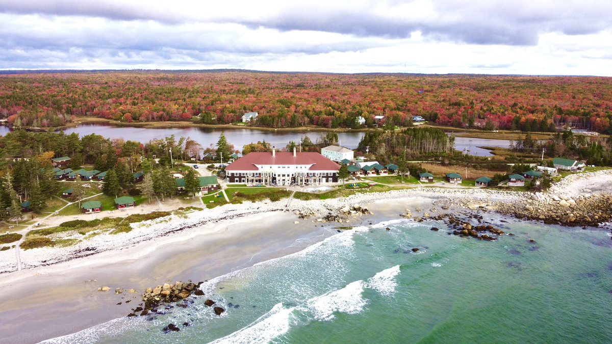 WhitePointBeach's tweet photo. Autumn leaves and sea breezes. It’s hard not to love this time of year. 🍂🌊
📸: HomeDrone Photography
@VisitNovaScotia @visitsouthshore #NSLeafWatch https://t.co/La1MUCvMkR