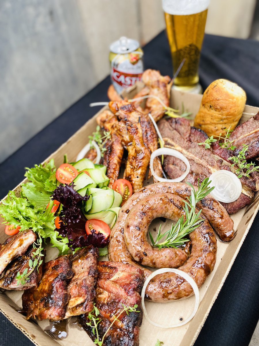 UeBbq's tweet photo. It All Comes Together With a Castle Larger @CastleLagerZW  #Braaipaden https://t.co/OyPuuozFMZ