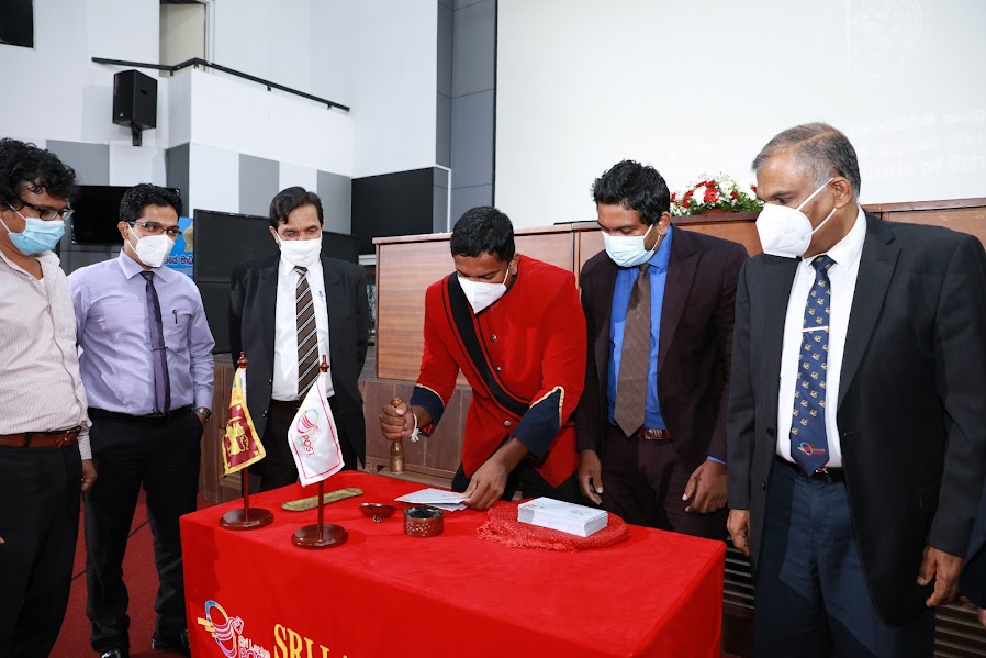SLPressCouncil's tweet photo. Sri Lanka Press Council Code of Ethics 40th Anniversary - Commemorative Stamp &amp; First Day Cover https://t.co/O0c2DmOWct