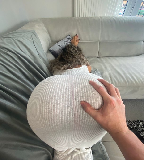 On or off? https://t.co/pRgxuf4a6C<a href="/tag/nobraday"class="tags"><span>#nobraday</span></a>