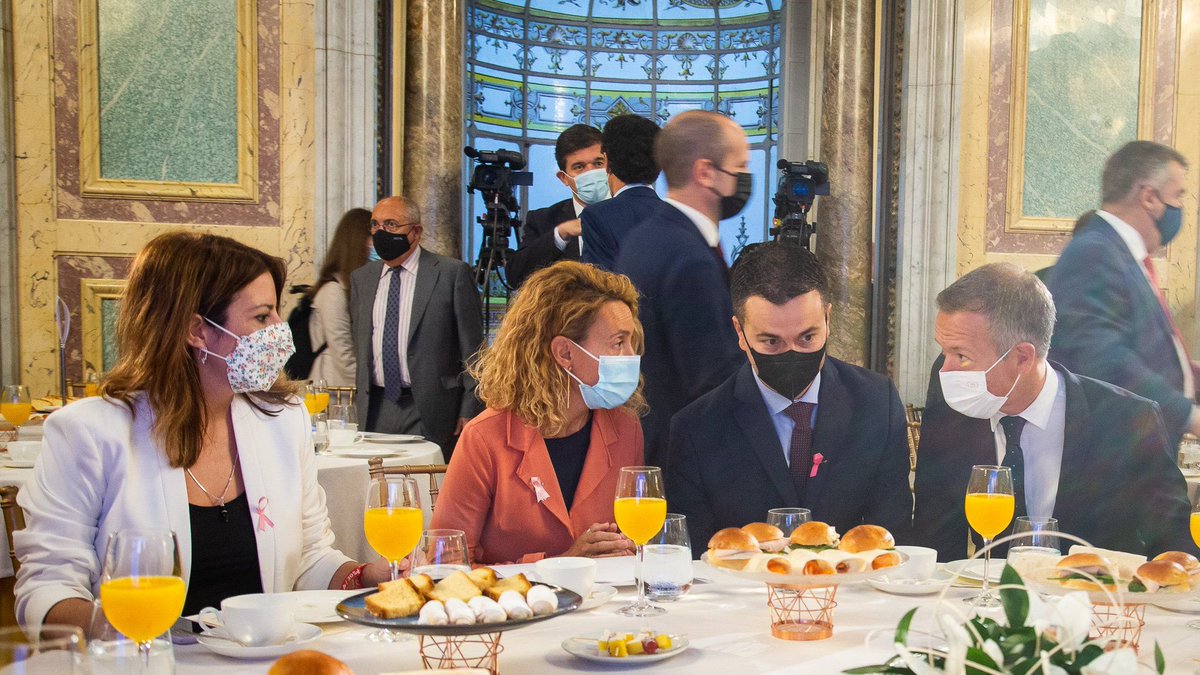 Hectorgomezh's tweet photo. Quiero agradecer a la presidenta del @congreso_es sus palabras en la presentación del desayuno informativo de @NewEconomyForum.

Para mí ha sido un auténtico honor poder contar hoy contigo. Estamos juntos en la defensa de la democracia, @meritxell_batet. https://t.co/ue97G70w5R