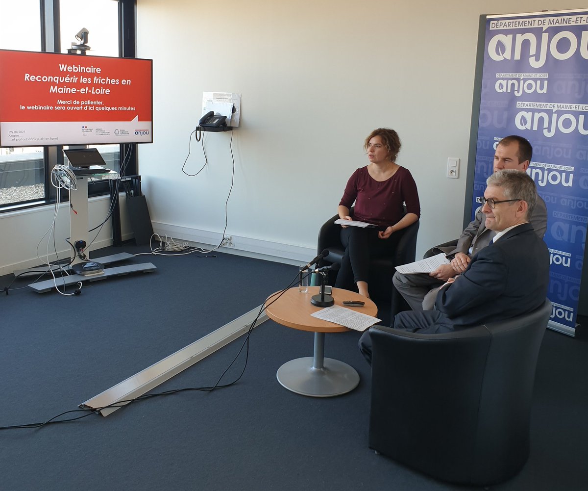 annab_michel's tweet photo. Reconquérir les #friches en Maine-et-Loire : c'est parti pour un nouveau #Webinaire organisé par le Réseau Anjou Ingénierie Territoriale, @Maine_et_Loire @Prefet49 @ANCTerritoires. @CCI49 présente les dynamiques des marchés #immobilier d'entreprise à considérer dans les projets https://t.co/EFqBG6tcD9