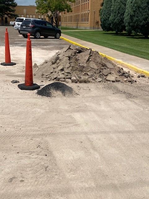 CEI_Engineering's tweet photo. Over time, asphalt will deteriorate and leave parking lots difficult to navigate and create issues for parents and teachers. CEI Engineering can help get these projects completed in a timely fashion.
#parkinglots #CEIengineering #upkeep #sportsengineering #summerupgrades https://t.co/qj8OBI7d2d