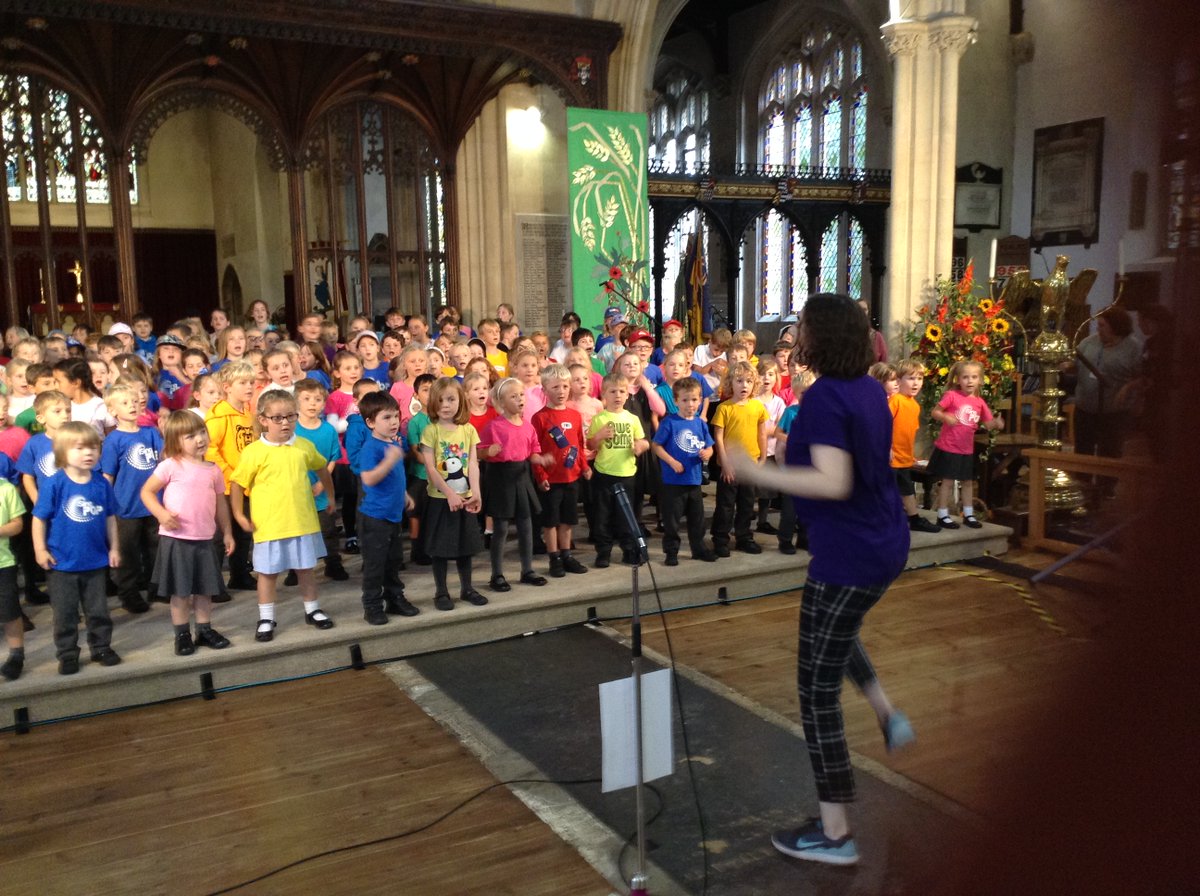 SuttonBengerSch's tweet photo. isingpop - We we're delighted to welcome isingpop to Sutton Benger CE Primary School. Two fabulous concerts took place. https://t.co/UpbIlrpyJj