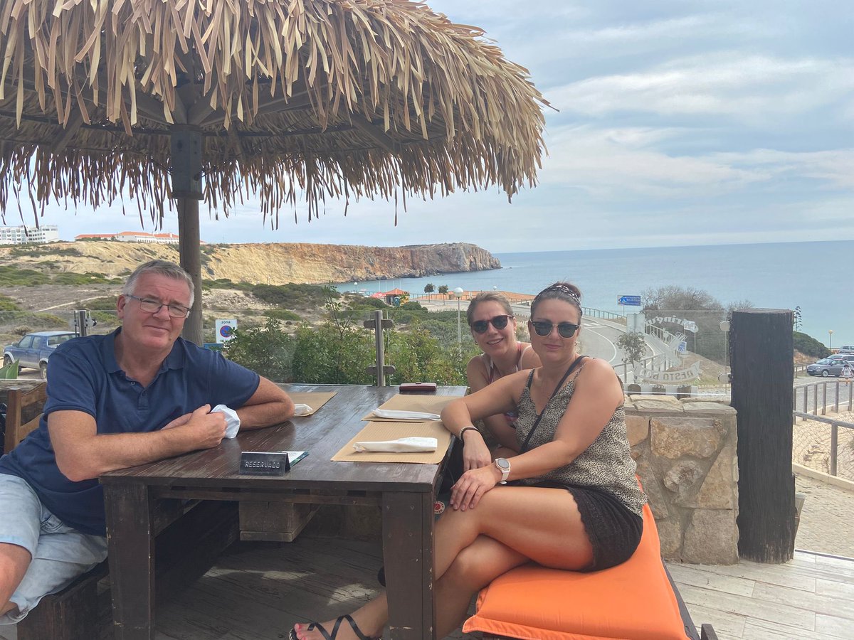 poelmak's tweet photo. Lekker uitwaaien met de beide dochters in Portugal Algarve Quality Time https://t.co/t1gdWw21cf