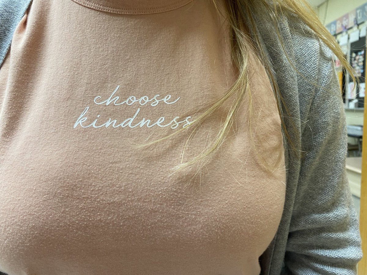 delibero_julia's tweet photo. Wearing a “Piece of Peace” today for Peace Week 2021 ☮️ @HTSD_Robinson @WeAreHTSD https://t.co/sFgHW6PBjm