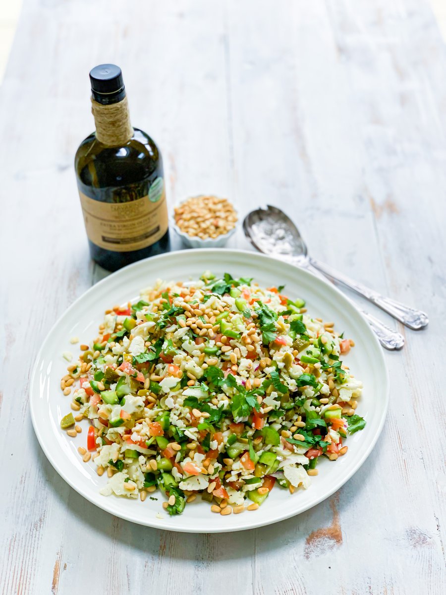 Lisa Roukin (@cookwithlisa) on Twitter photo NEW RECIPE - Mediterranean Cauliflower Rice Salad
The humble cauliflower has a multitude of ways to be served, and when you’re looking for a low carb, vegan salad that goes a long way, this salad if worth all the chopping.myrelationshipwithfood.com/mediterranean-…
#vegan #recipe #food #glutenfree NEW RECIPE - Mediterranean Cauliflower Rice Salad
The humble cauliflower has a multitude of ways to be served, and when you’re looking for a low carb, vegan salad that goes a long way, this salad if worth all the chopping.myrelationshipwithfood.com/mediterranean-…
#vegan #recipe #food #glutenfree