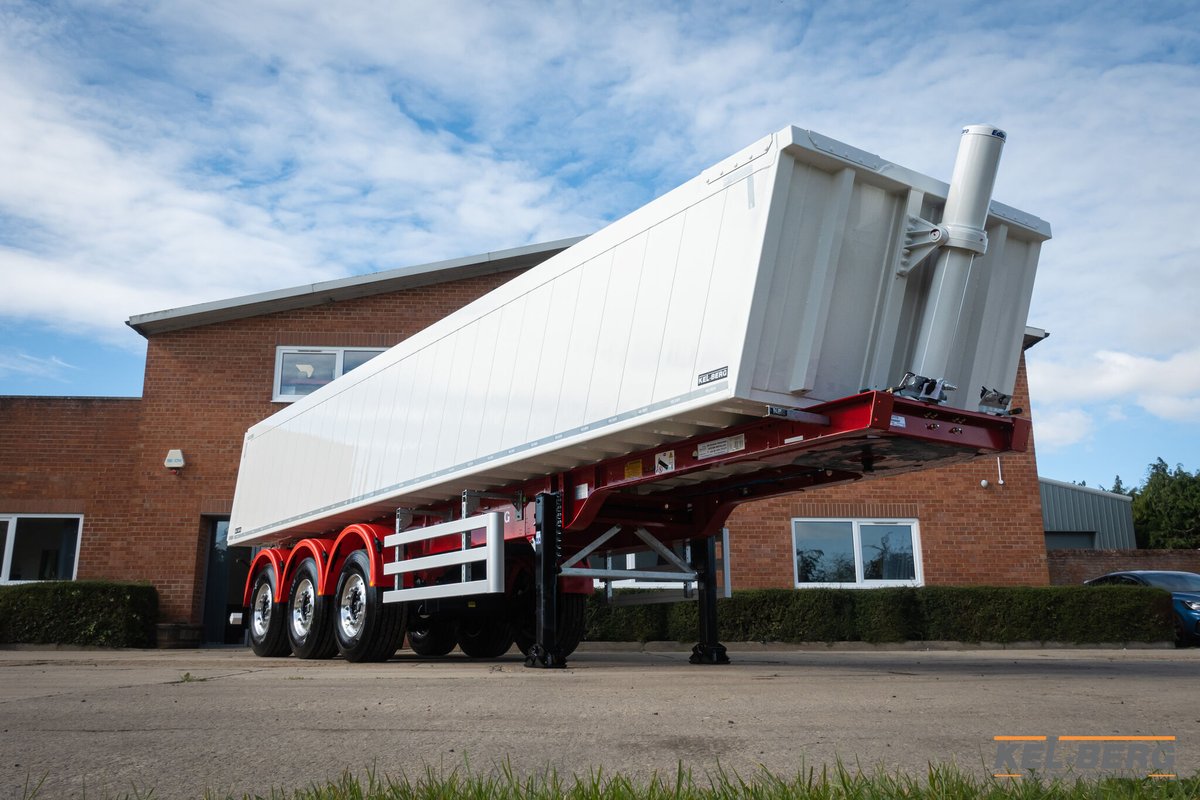 Kel_Berg's tweet photo. Have a look at PJM Services Ltd's new Kel-Berg T98 planked aluminium tipping trailer. Thanks to Mick for continually supporting Kel-Berg, we appreciate your business and look forward to prepping your next piece of equipment.
#aggregates #kelberg #edbro #jost #construction https://t.co/6TOkxgCeJa