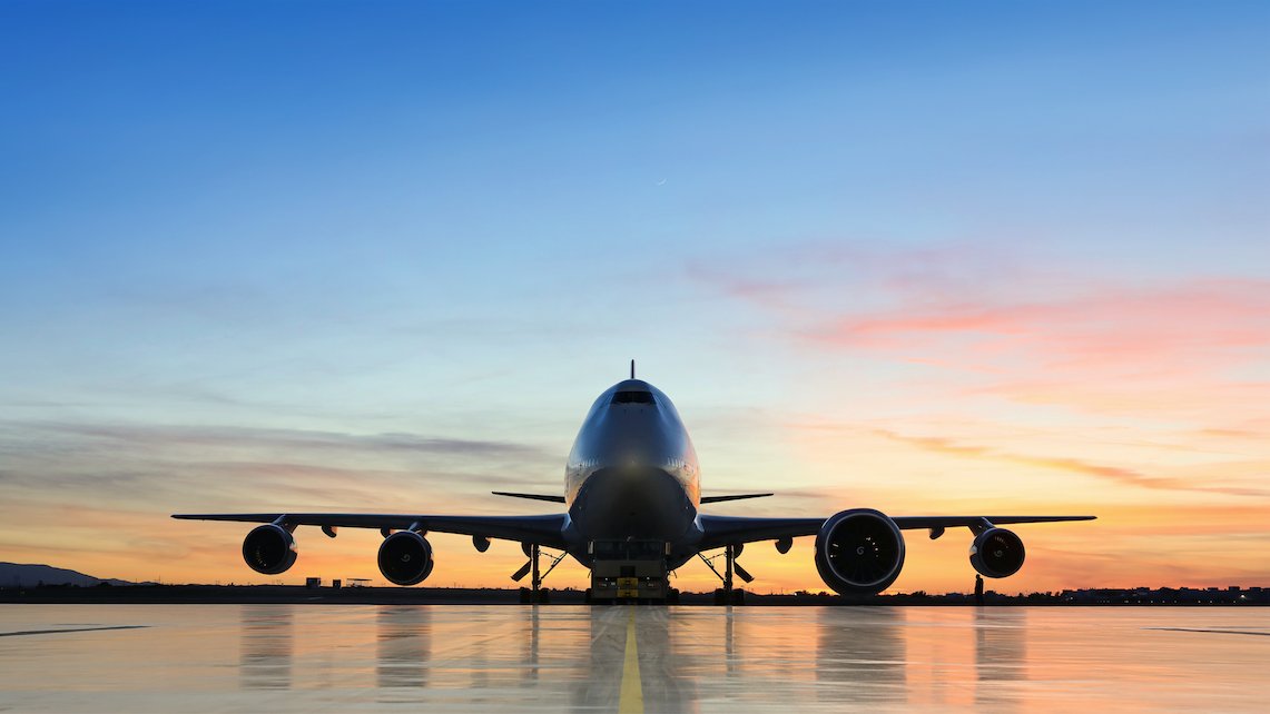 Our #aviation sunset photo versus your aviation #sunset photo. 📸

Let's see them, #AvGeeks! ✈️