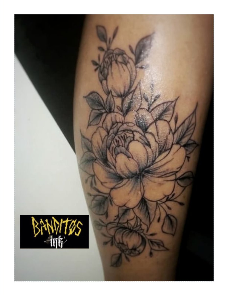 banditos_ink's tweet photo. Tatuaje de flor con lineas delicadas, creacion de @Banditos_ink #Octubre #19octubre #14bs #margarita #Naguanagua #Carabobo #Caracas #tattoo #tatuajes #creacion #flores #SiguemeYTeSigo https://t.co/Scnk30XMxo