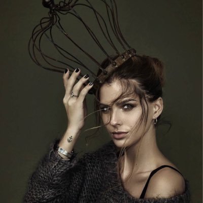 TENDENCIASok's tweet photo. A QUIEN BANCAS??

WANDA Y PAMPITA 👉 RT

#ChinaSuarez 👉 FAV https://t.co/xswEQcWSuE