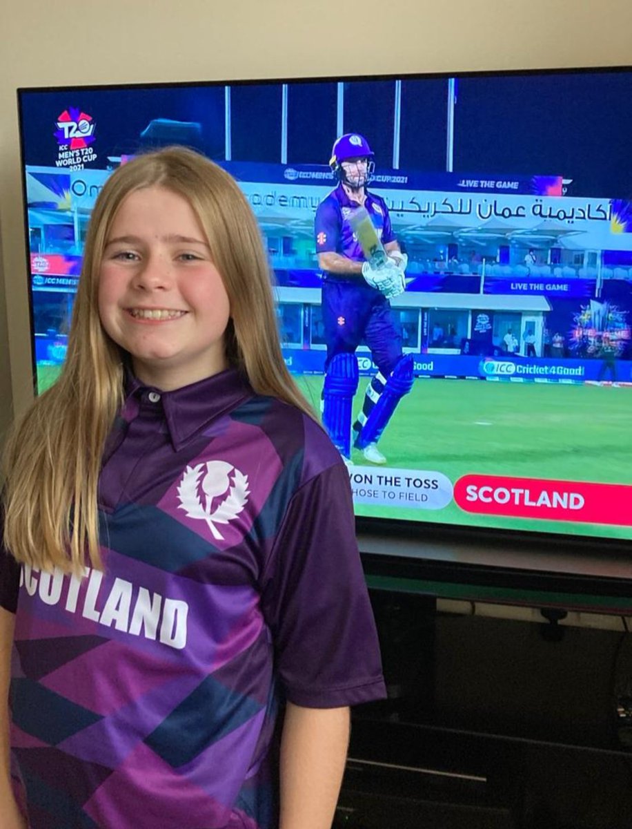 ManuRB14's tweet photo. Scotland's kit designer 👇
12 year-old Rebecca Downie from Haddington 👋
She was following our first game on TV, proudly sporting the shirt she designed herself 👏
Thank you again Rebecca!
#FollowScotland 🏴 | #PurpleLids #T20WorldCup #scotland #scovspng https://t.co/XKwml42cft