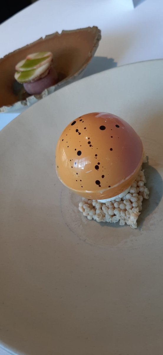 15 jaar #DeJonkman, dat moet gevierd worden! En uiteraard mogen de beste noordzeevissen niet ontbreken.

<a href="/filipdejonkman/">Filip Claeys</a> #SintKruis #2MICHELINStars #NorthSeaChefs